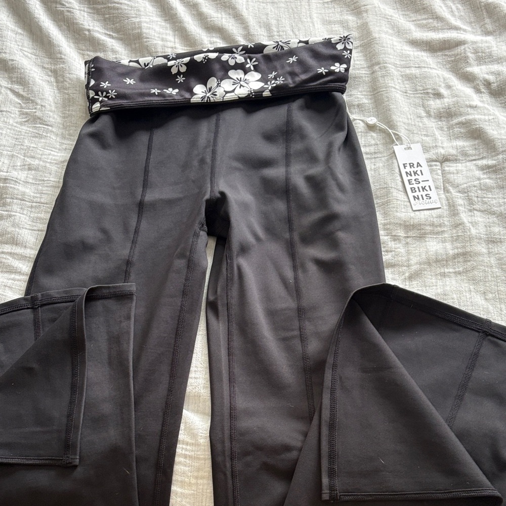 Frankie’s Bikinis Yoga Pants- Zippy Flare Leggings